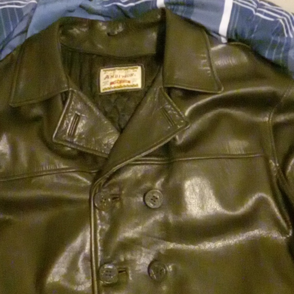 Leather coat - Picture 2 of 4